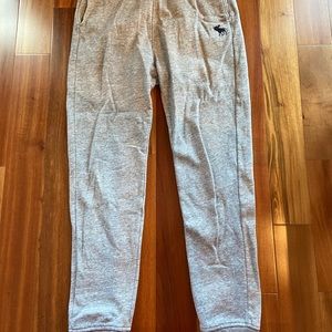 Boys Abercrombie gray Joggers size 15-16